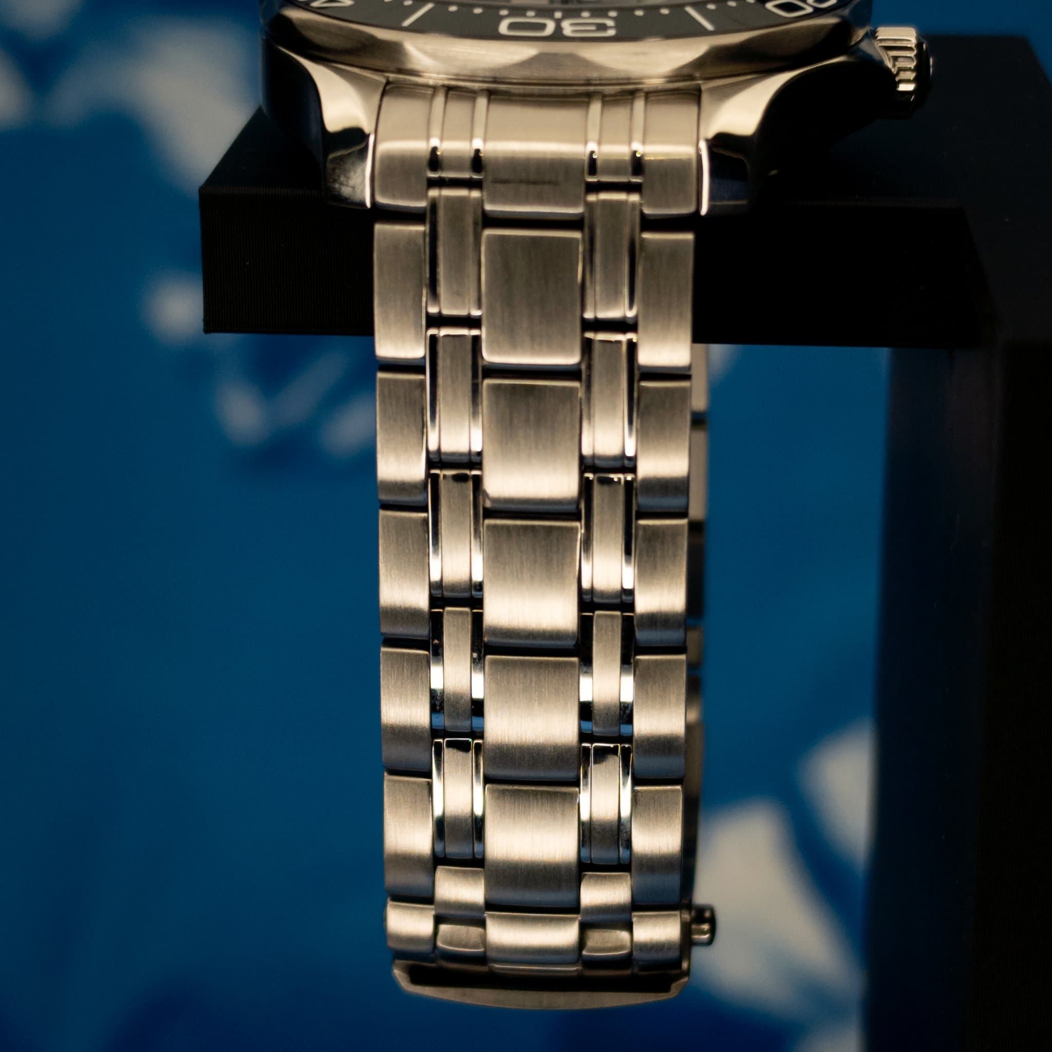 Omega SMP White Wave Steel 2025 (Ref. 210.30.42.20.04.001) — photo 12