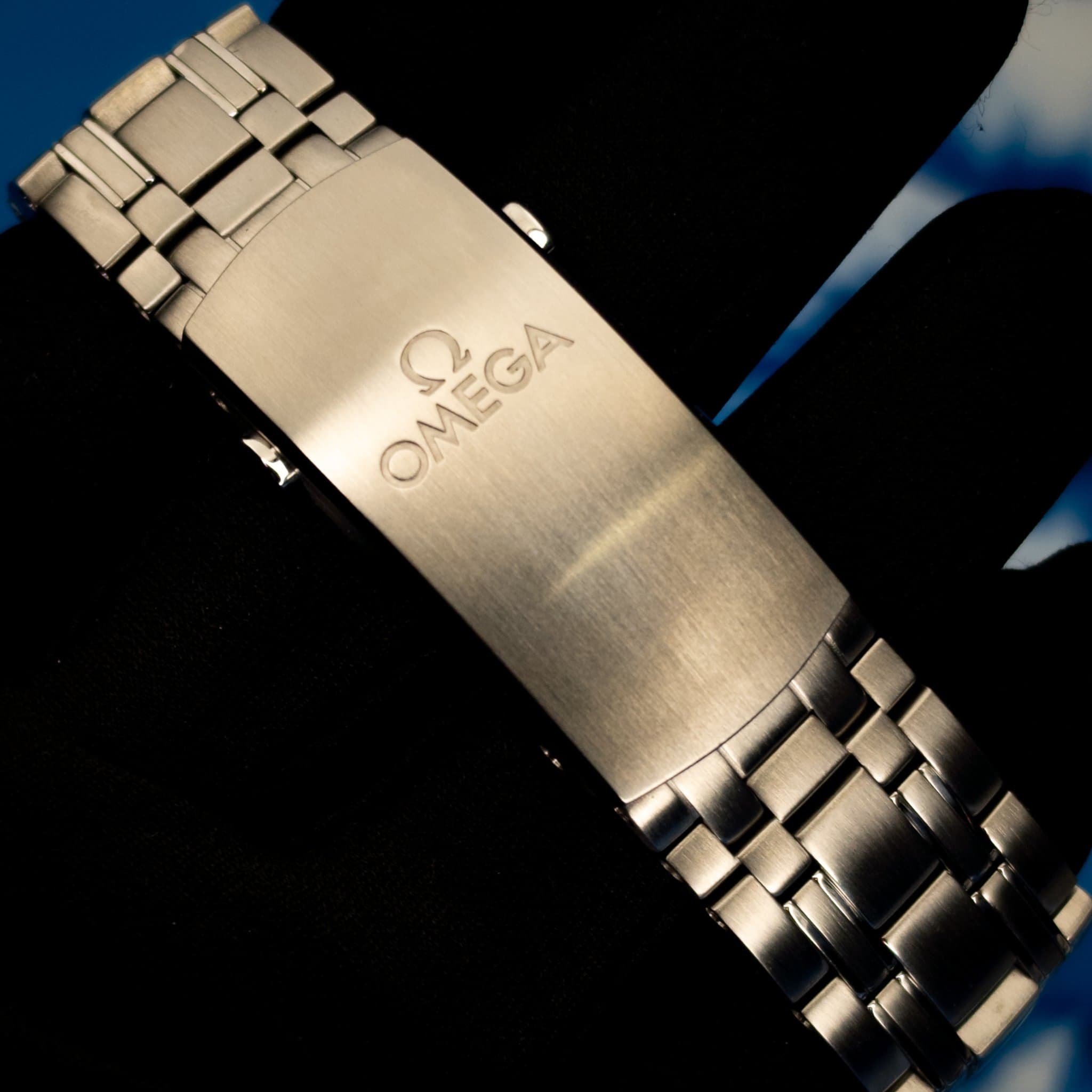 Omega SMP White Wave Steel 2025 (Ref. 210.30.42.20.04.001) — photo 9