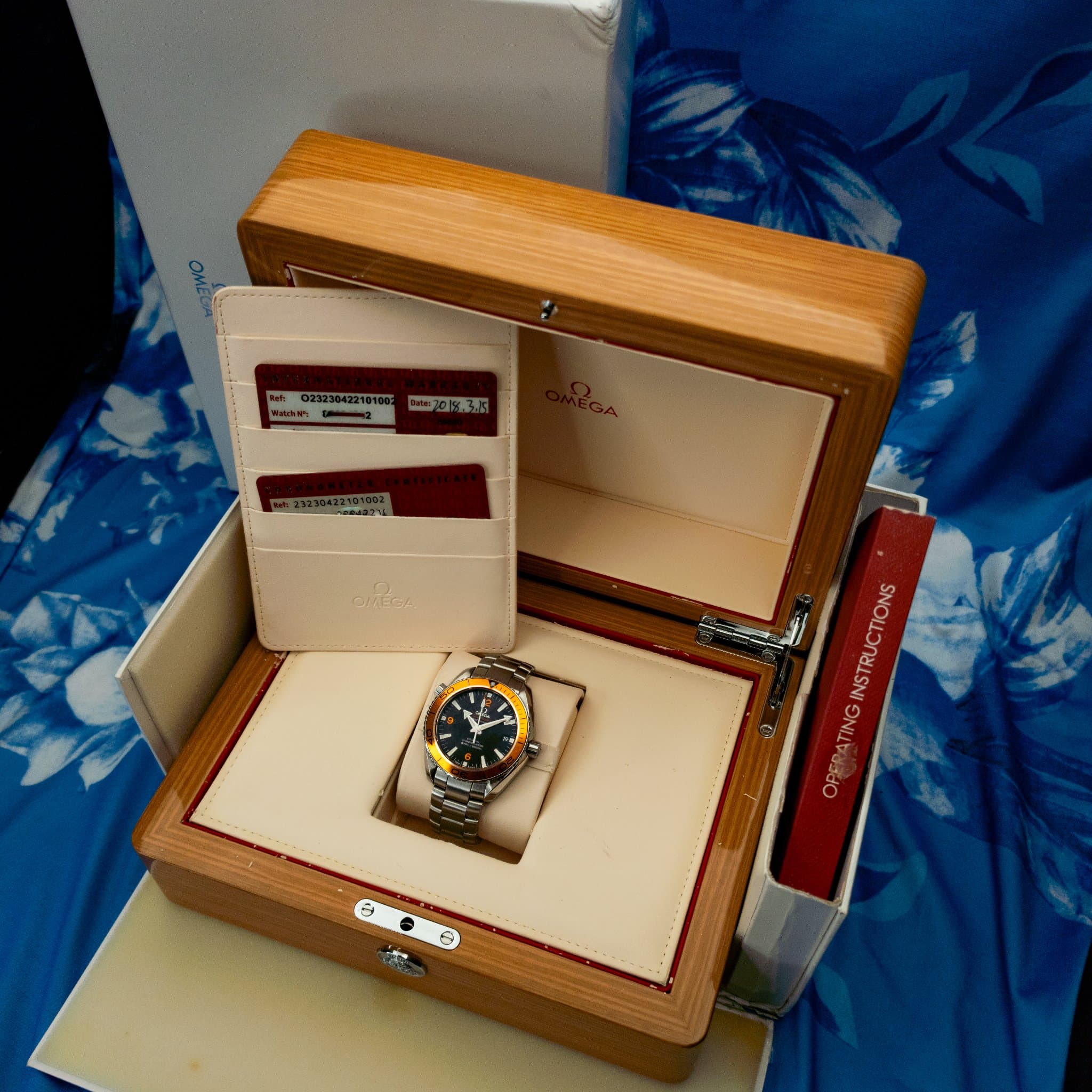 Omega Seamaster Planet Ocean 42 Creamsicle (Ref. 232.30.42.21.01.002) — photo 2