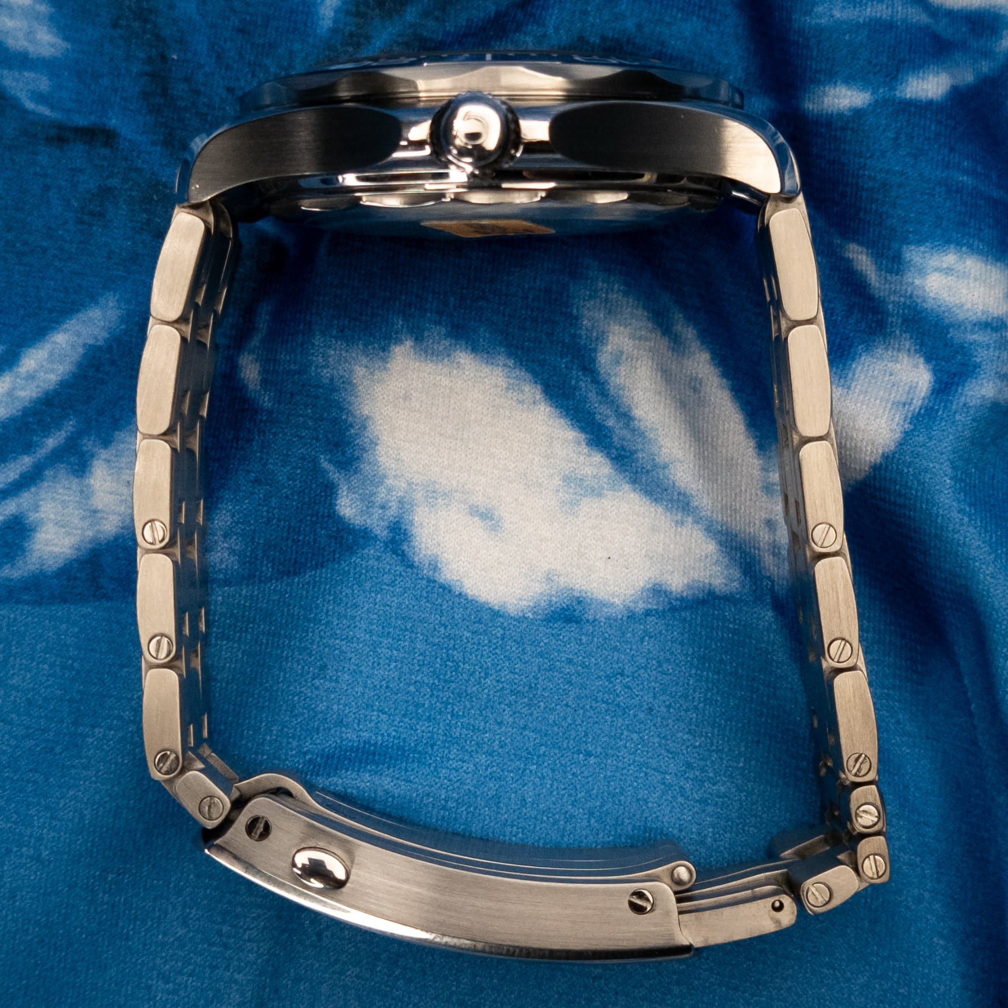 Omega SMP Blue Wave Steel 2025 (Ref. 210.30.42.20.03.001) — photo 15