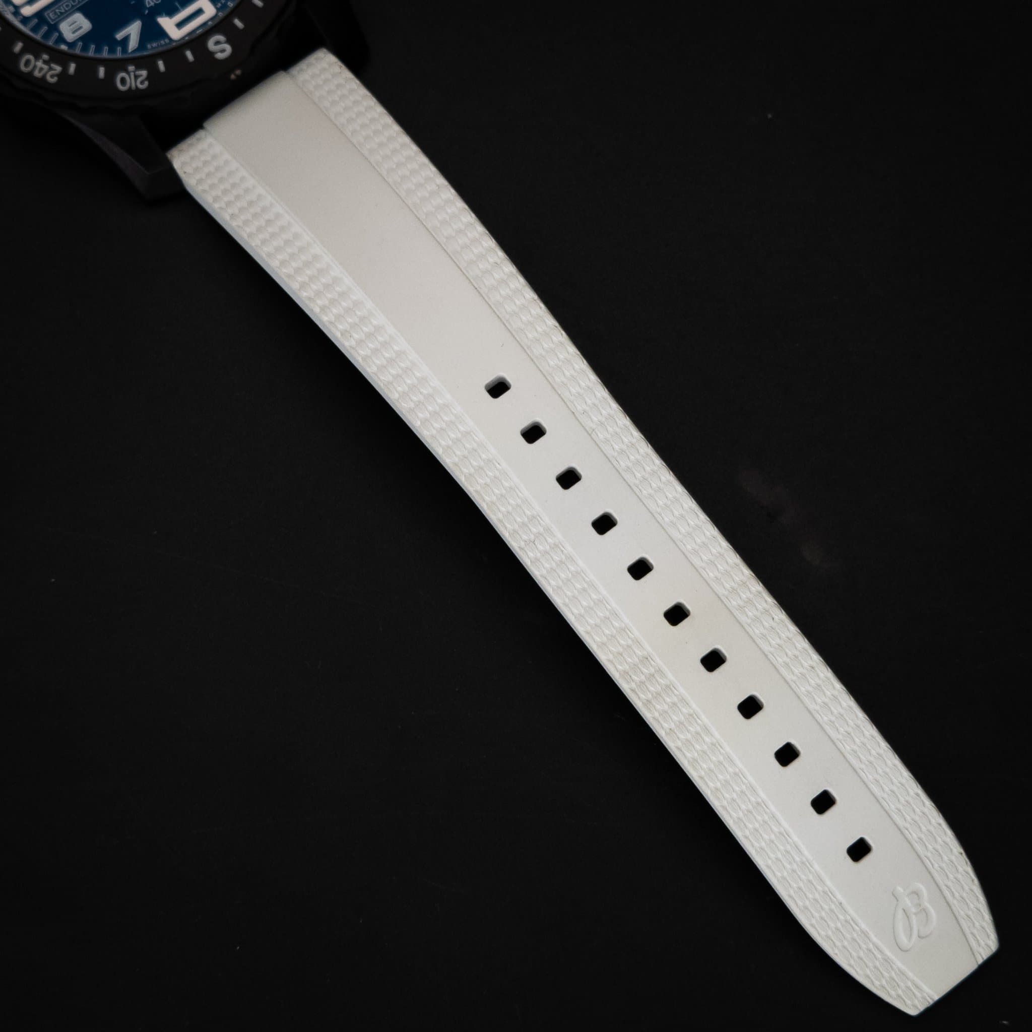 Breitling Endurance Pro 44 Wht - Blk (Ref. X82310A71B1S1) — photo 10