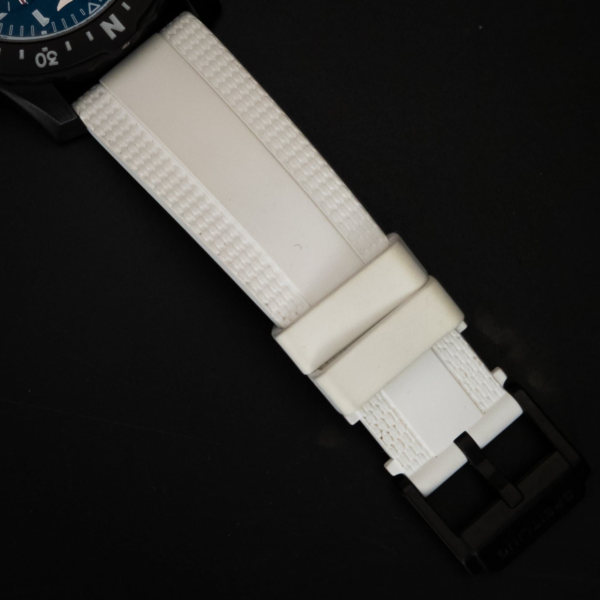 Breitling Endurance Pro 44 Wht - Blk (Ref. X82310A71B1S1) — photo 11