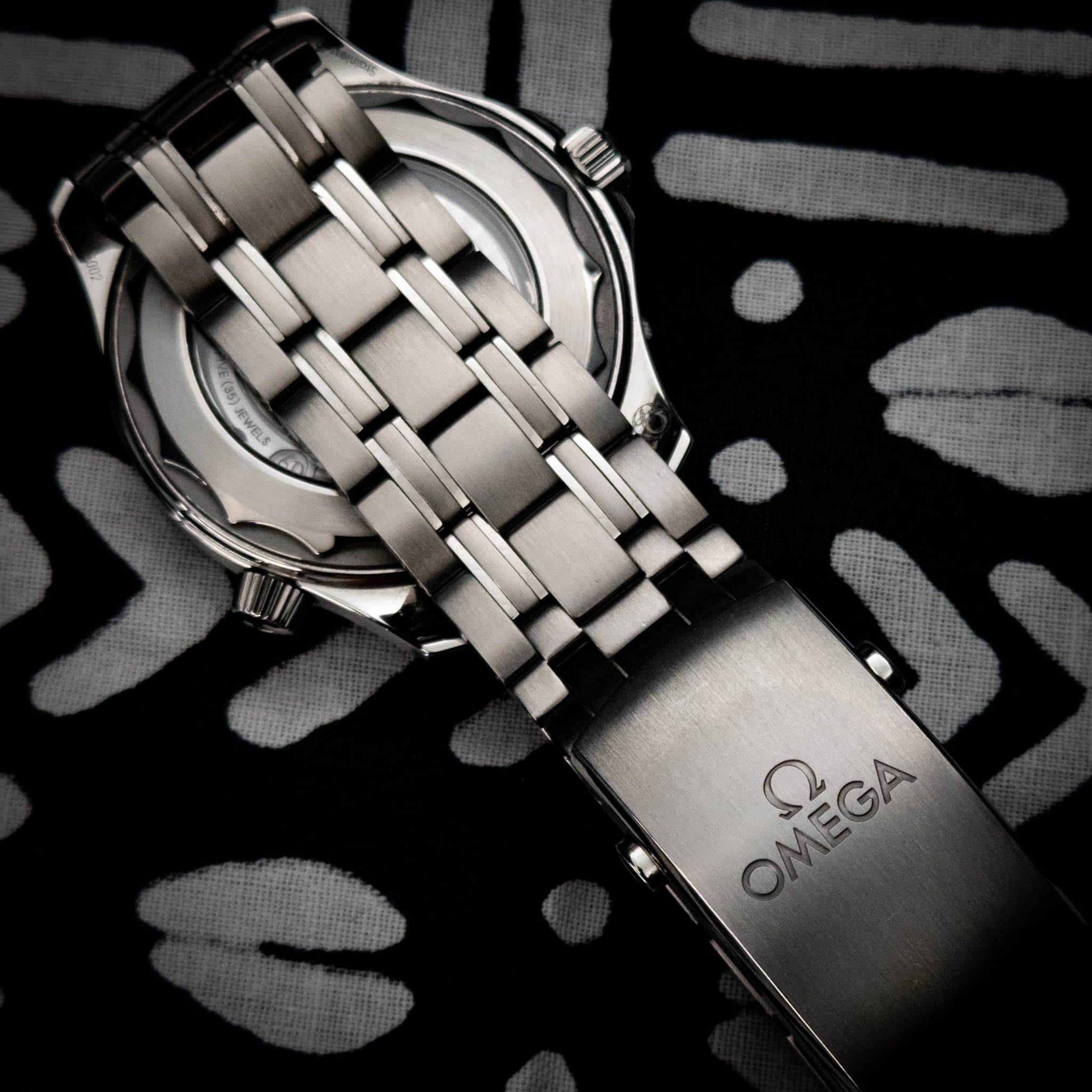 Omega SMP White Wave Steel 2025 (Ref. 210.30.42.20.04.001) — photo 12