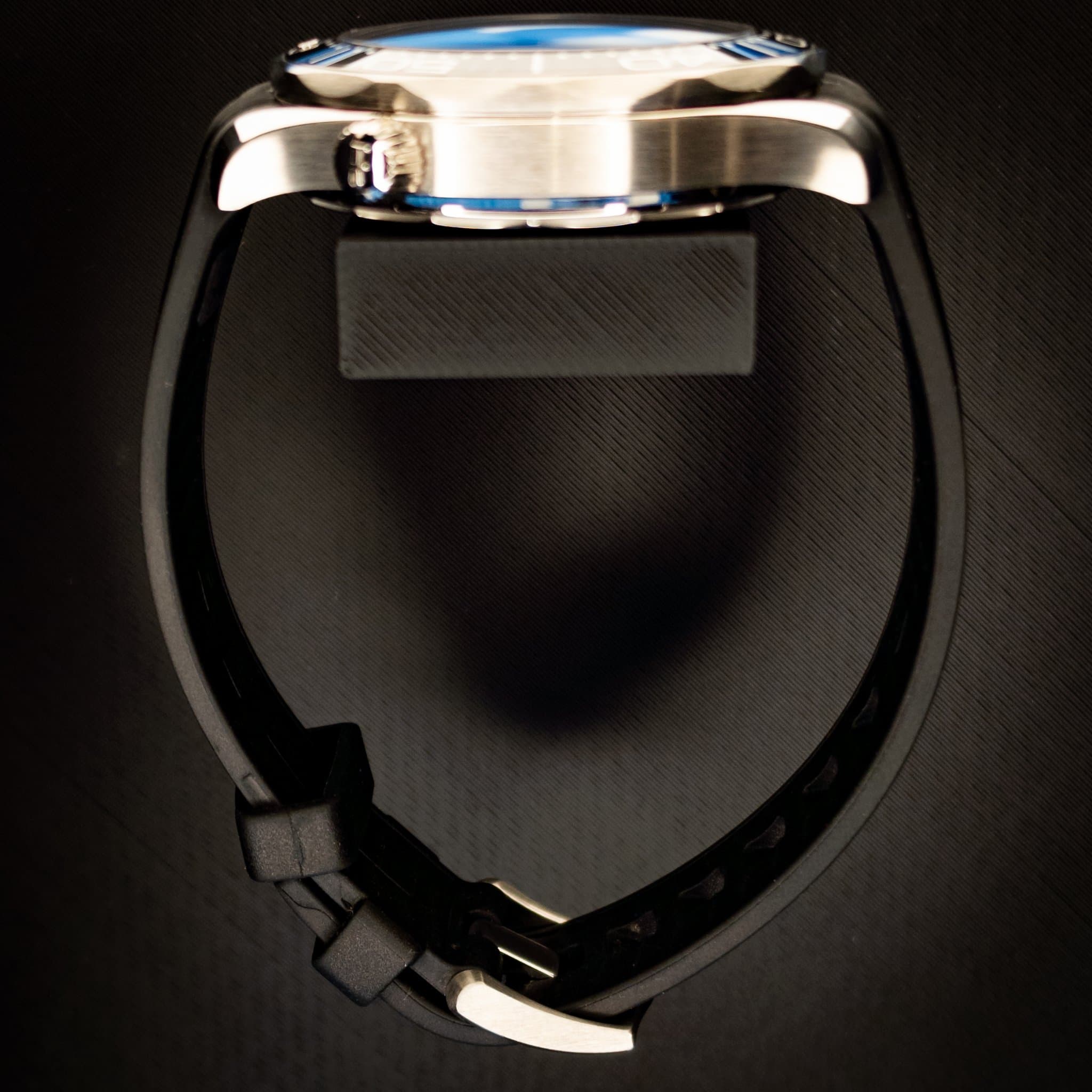 Omega Seamaster Black Wave Rubber (Ref. 210.32.42.20.01.001) — photo 15