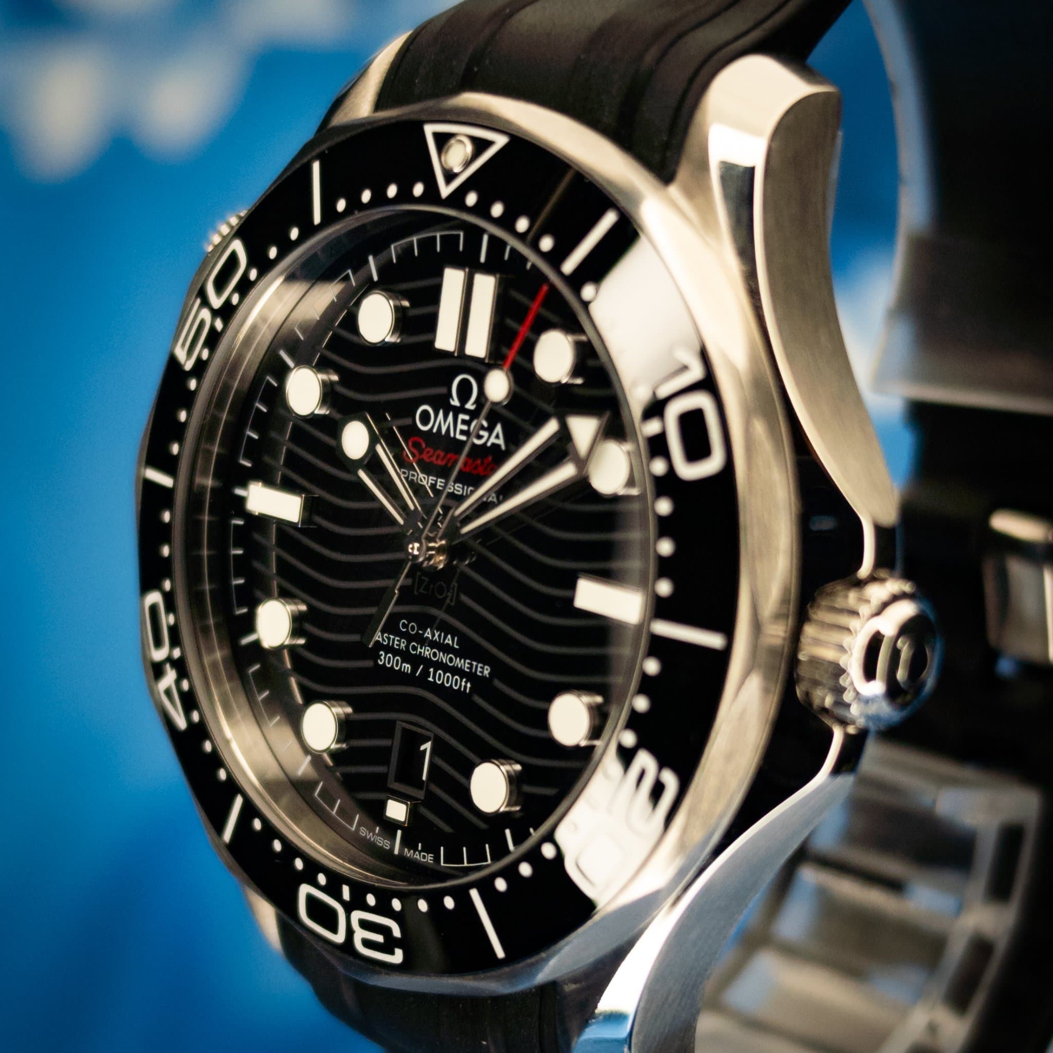 Omega Seamaster Black Wave Rubber (Ref. 210.32.42.20.01.001) — photo 4