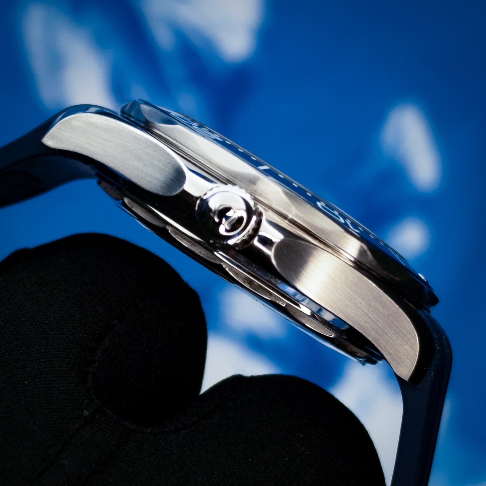Omega Seamaster Pro 300M Blue Wave Rubber (Ref. 210.32.42.20.03.001) — photo 7