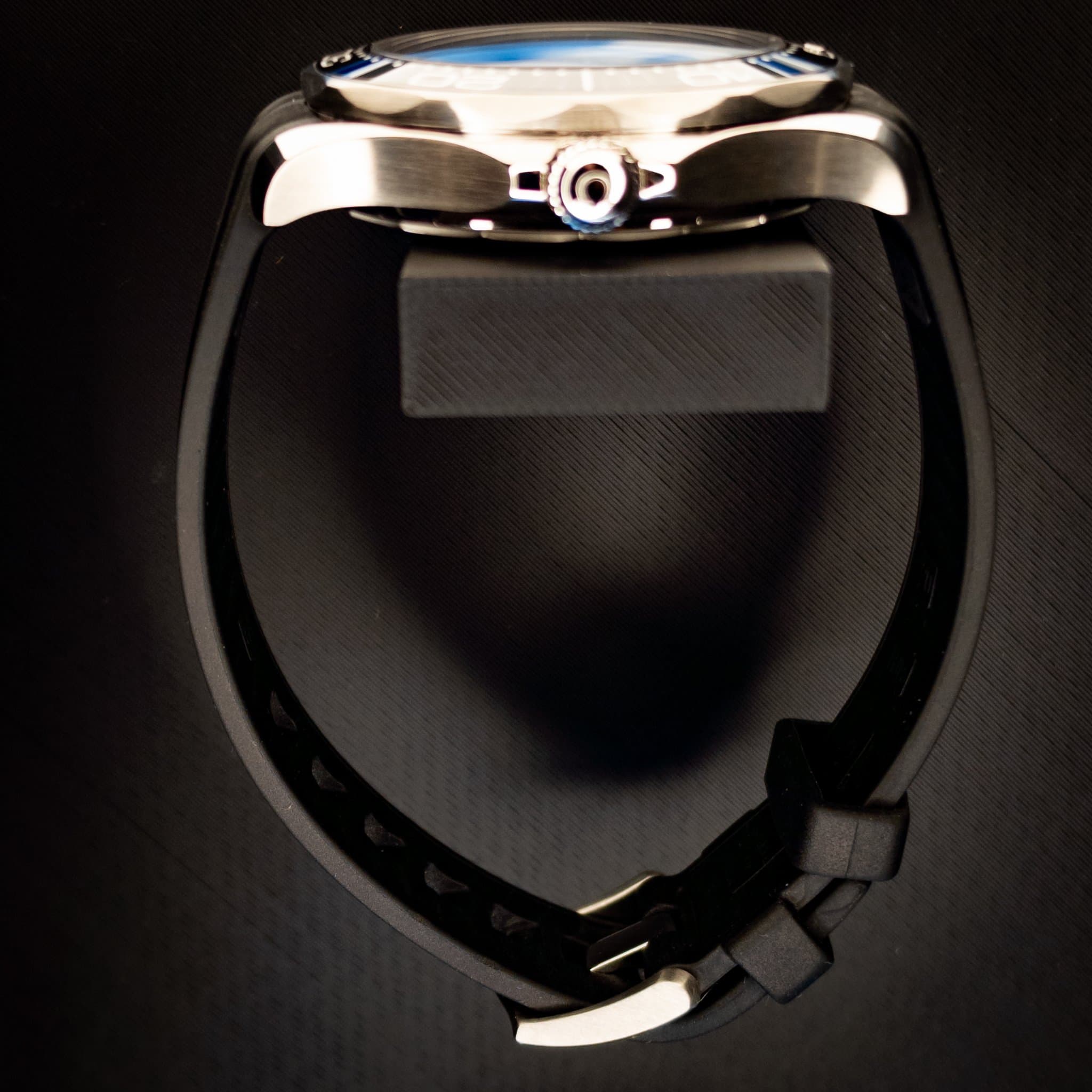 Omega Seamaster Diver 300M Black Wave (Ref. 210.32.42.20.01.001) — photo 10