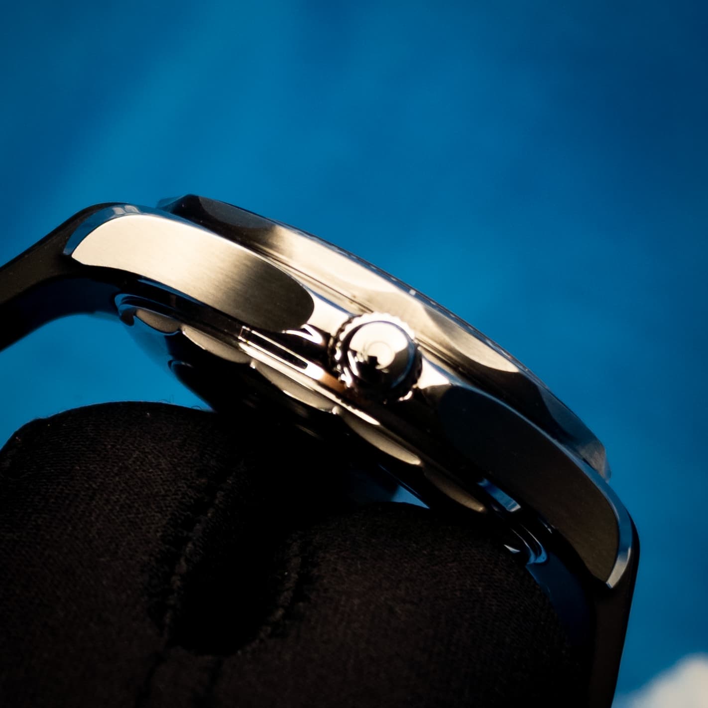 Omega Seamaster Diver 300M Black Wave (Ref. 210.32.42.20.01.001) — photo 6