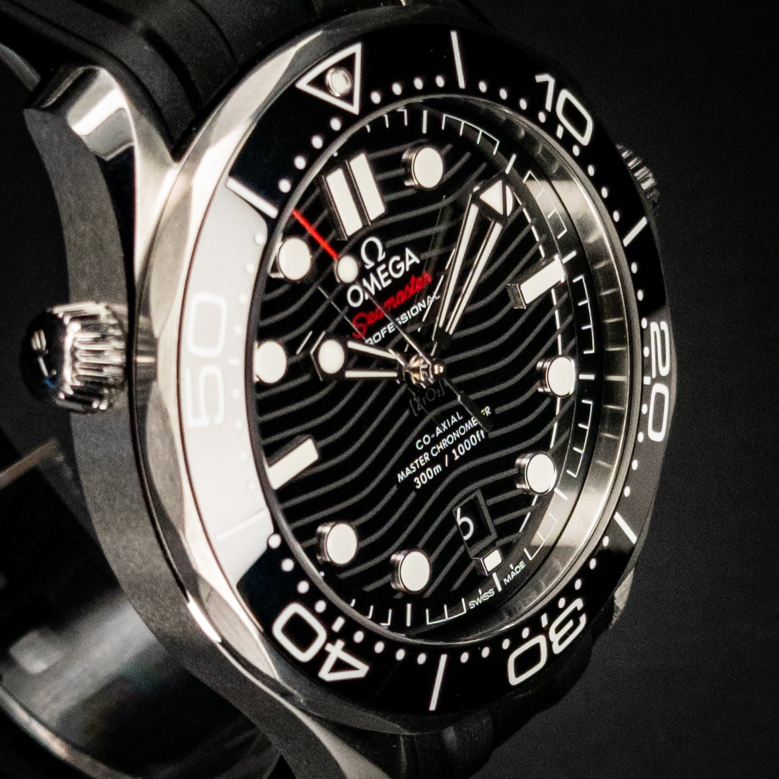 Omega Seamaster Diver 300M Black Wave (Ref. 210.32.42.20.01.001) — photo 4