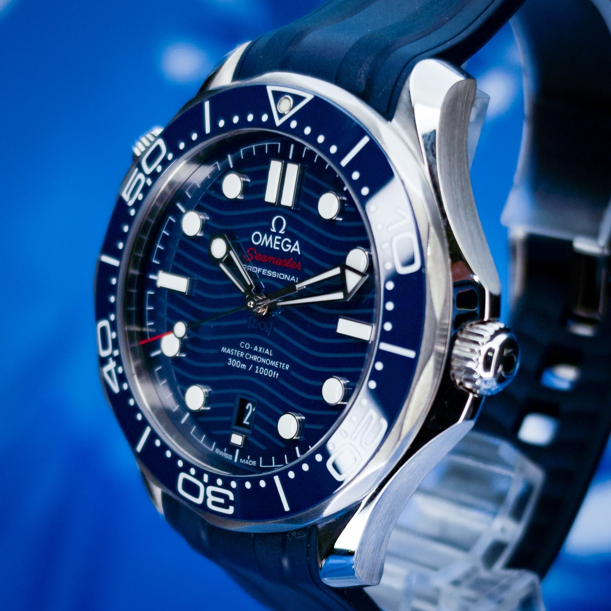 Omega Seamaster Pro 300M Blue Wave Rubber (Ref. 210.32.42.20.03.001) — photo 4