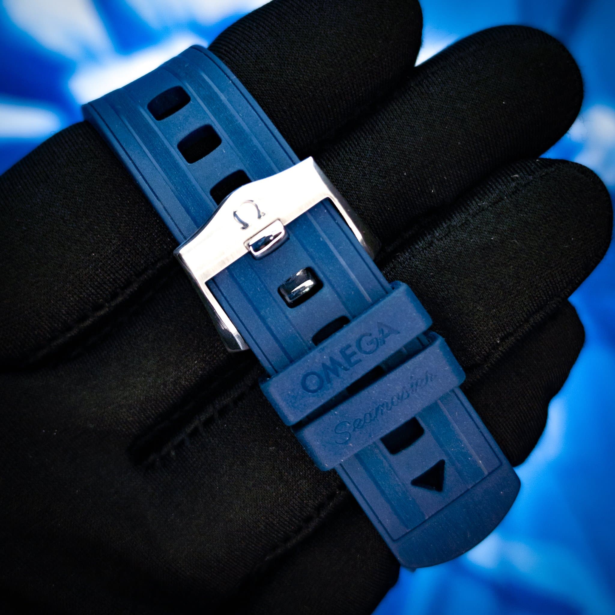 Omega Seamaster Pro 300M Blue Wave Rubber (Ref. 210.32.42.20.03.001) — photo 9