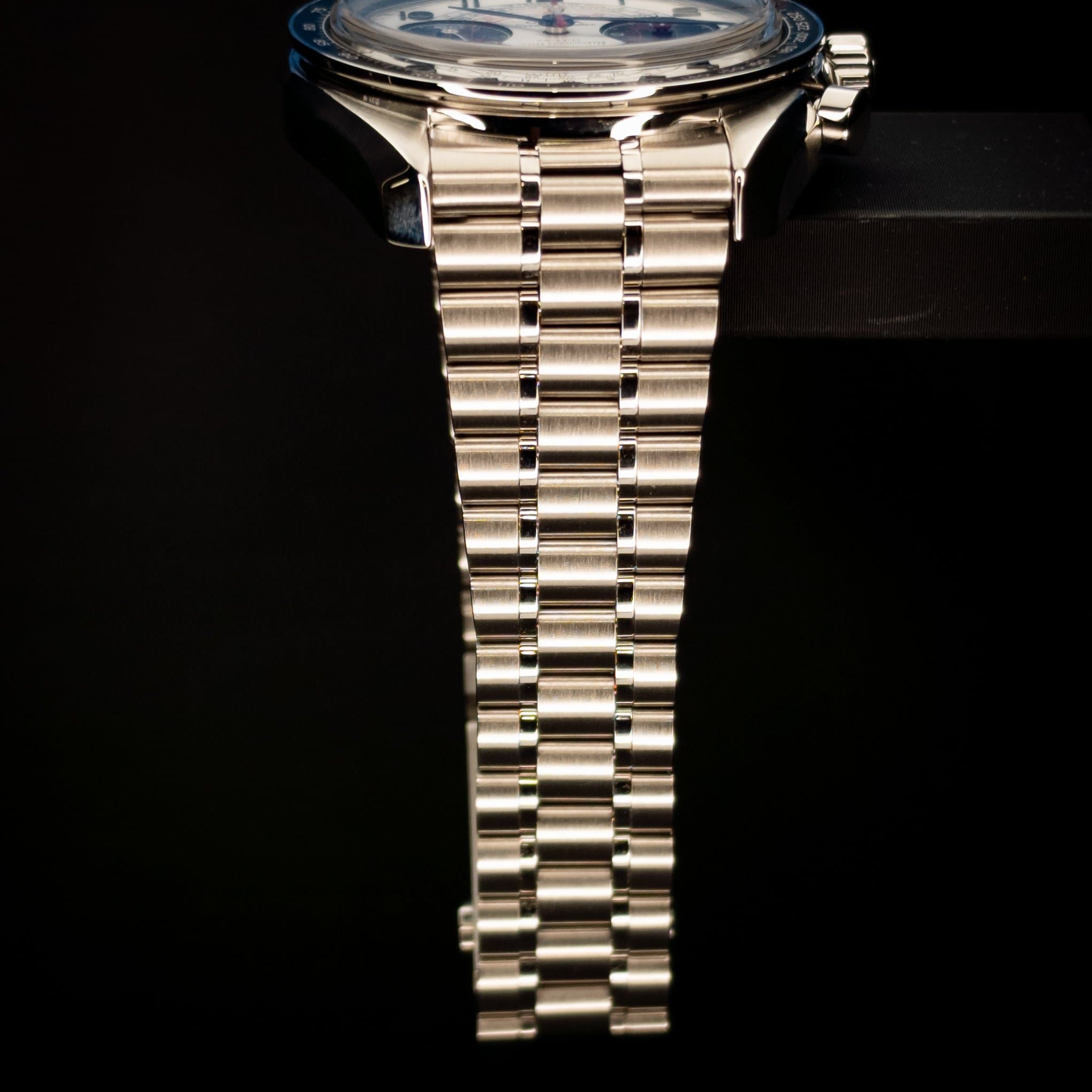 Omega Speedmaster Chronoscope "Snail Dial" (Ref. 329.30.43.51.02.002) — photo 15